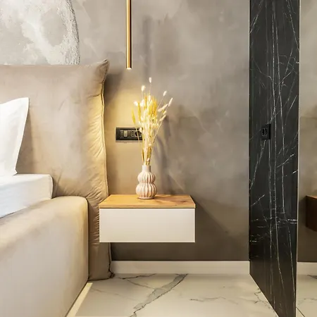 Sophisticated - Old Town & Calea Victoriei Apartament